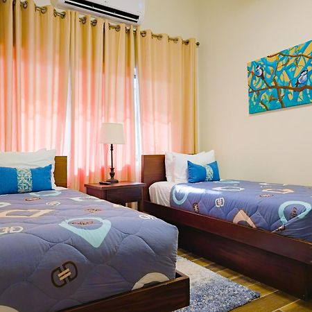 Louis' Apartments Placencia المظهر الخارجي الصورة