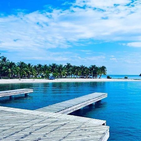 Louis' Apartments Placencia المظهر الخارجي الصورة