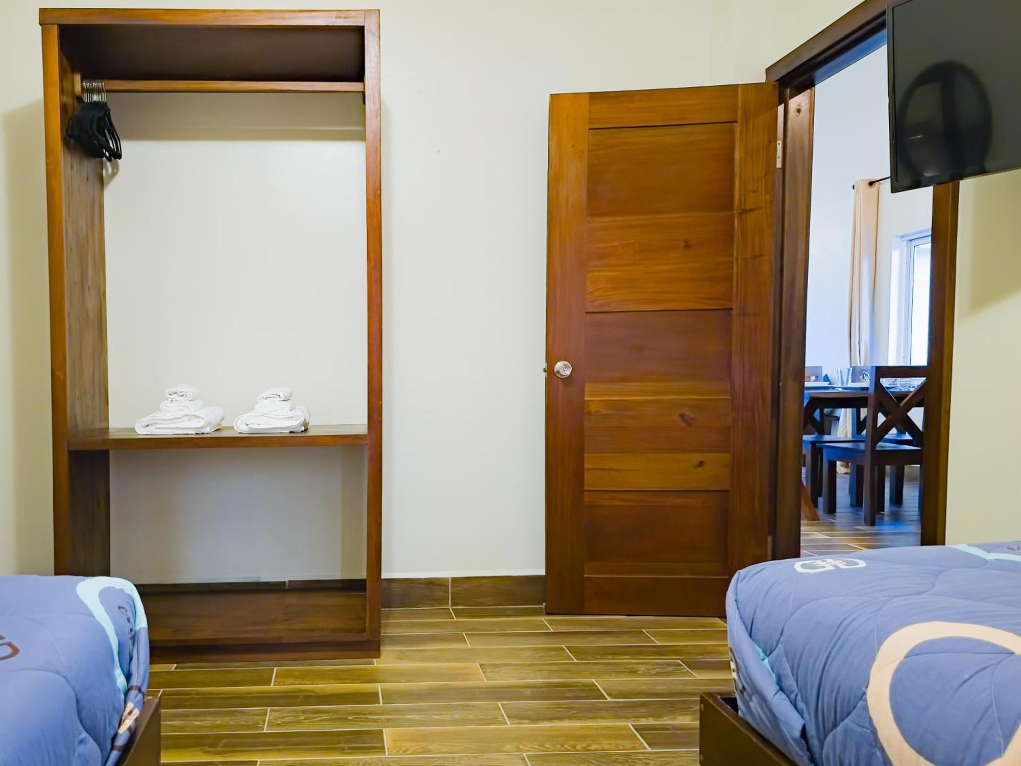 Louis' Apartments Placencia المظهر الخارجي الصورة