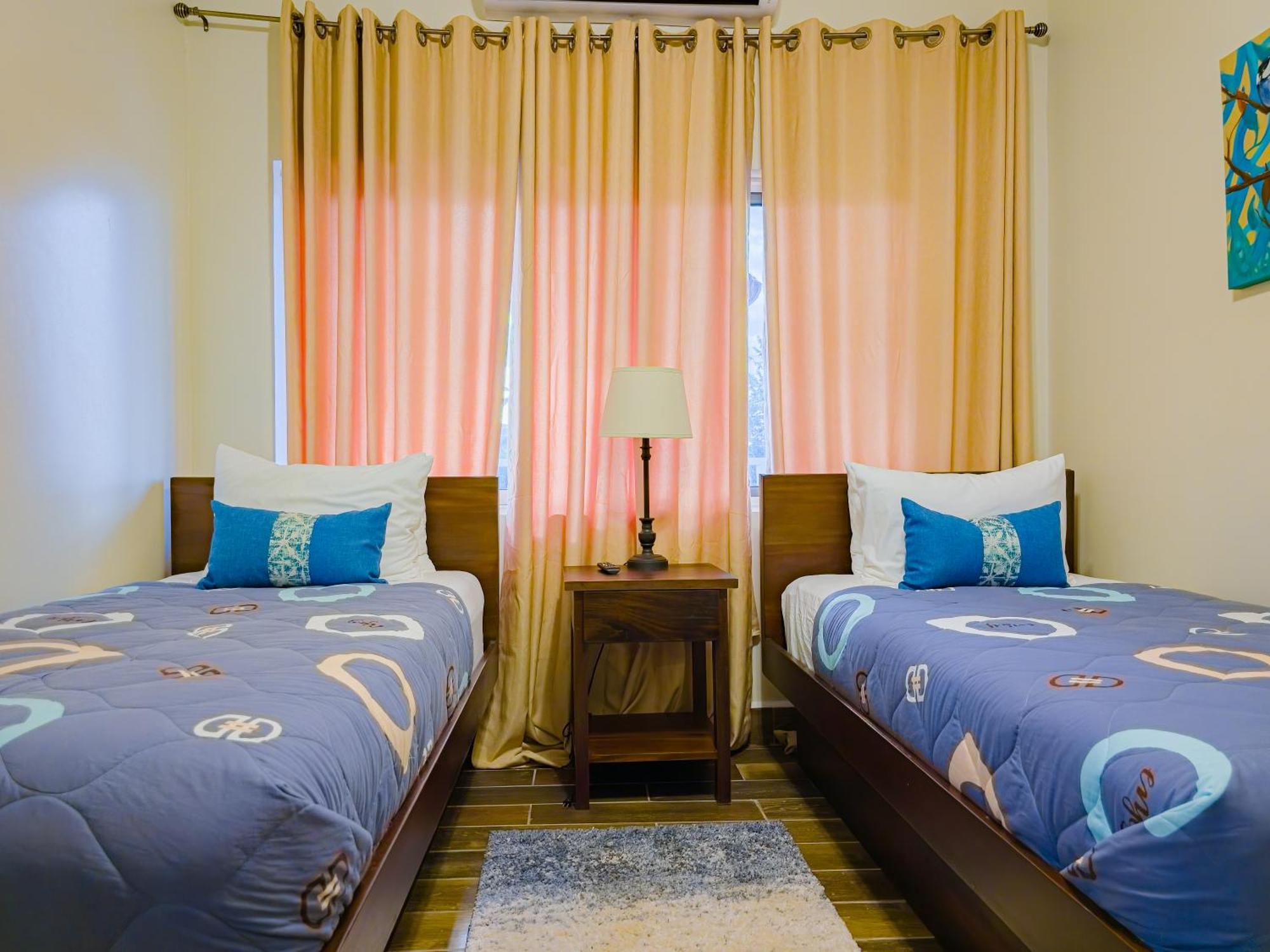 Louis' Apartments Placencia المظهر الخارجي الصورة