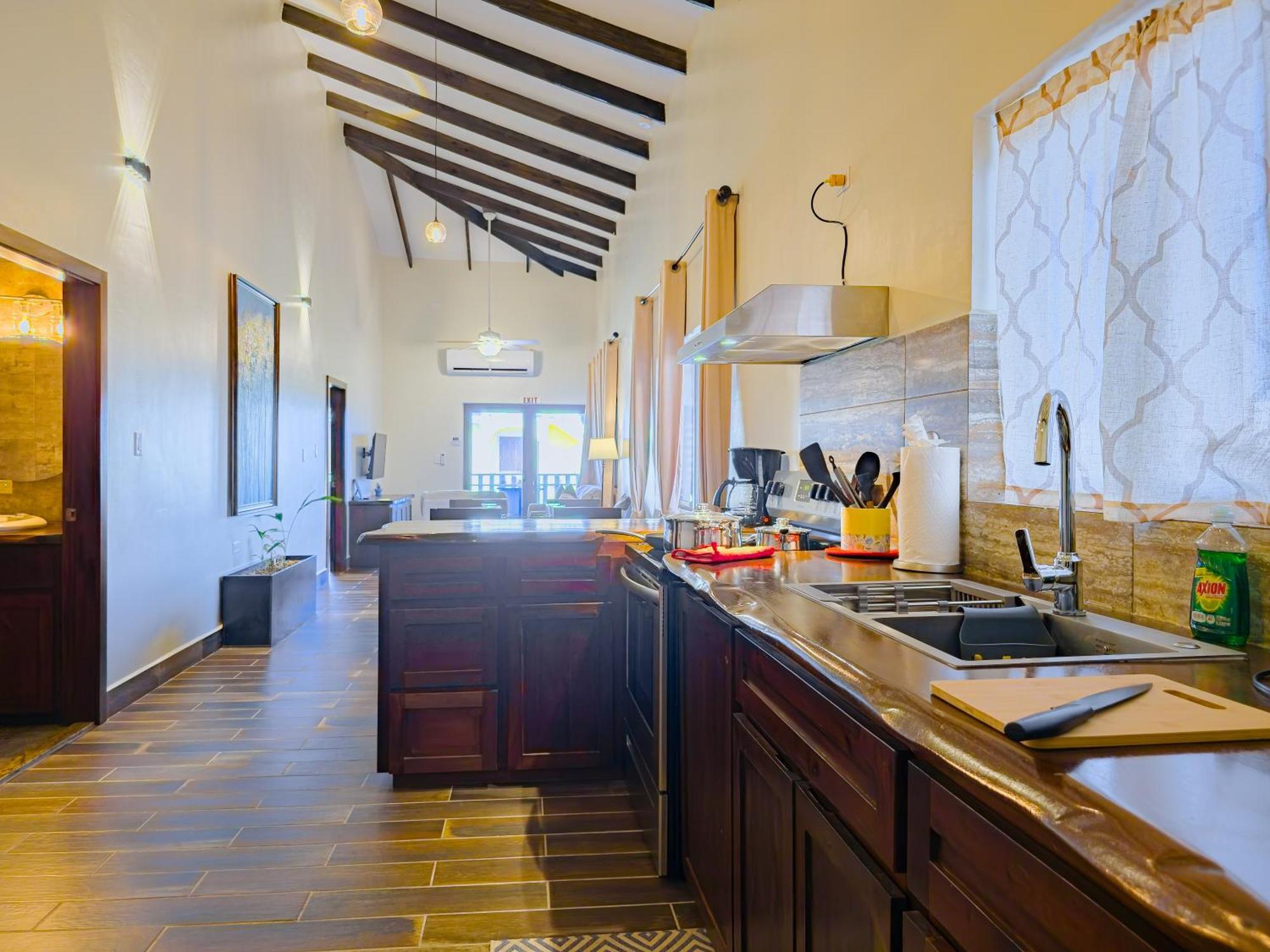 Louis' Apartments Placencia المظهر الخارجي الصورة