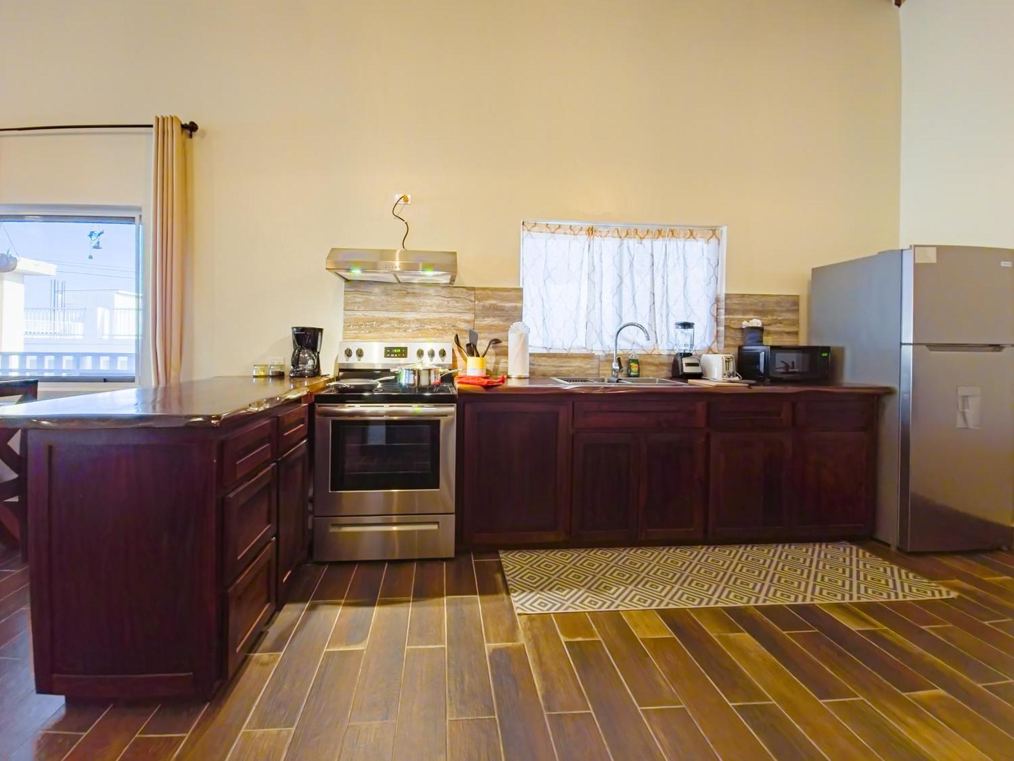 Louis' Apartments Placencia المظهر الخارجي الصورة