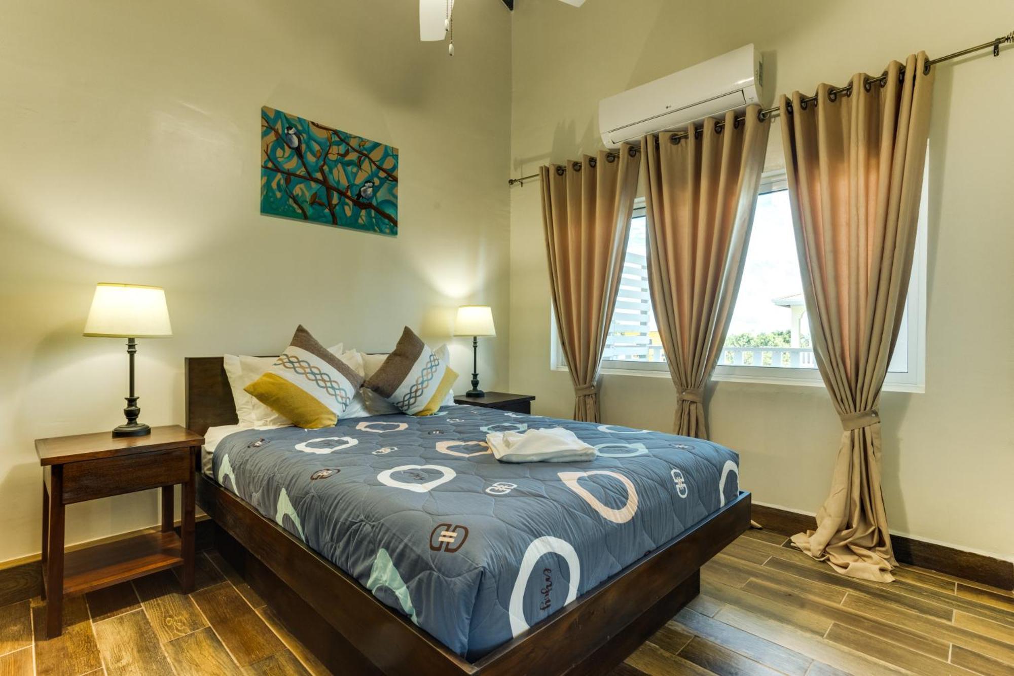 Louis' Apartments Placencia المظهر الخارجي الصورة