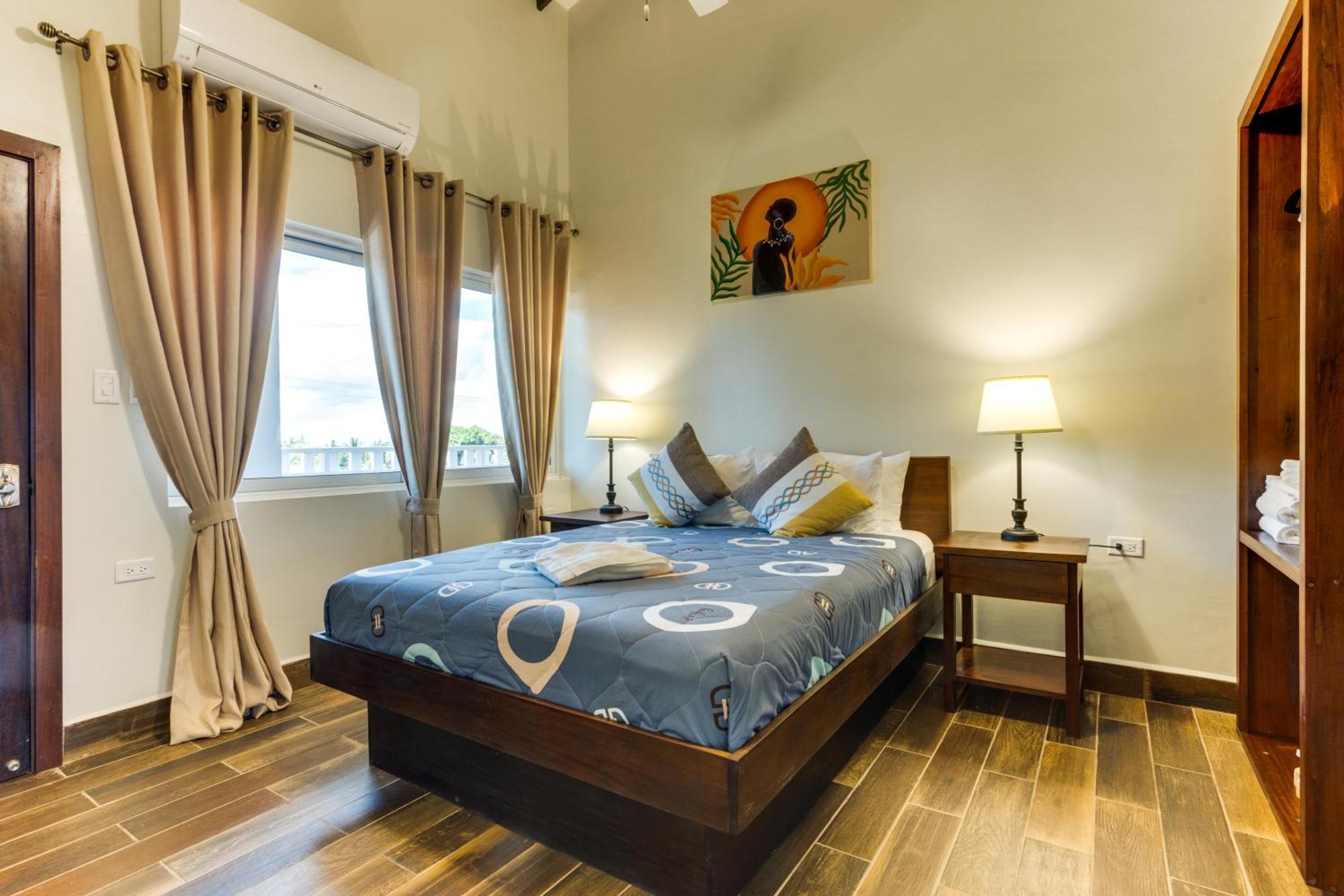 Louis' Apartments Placencia المظهر الخارجي الصورة